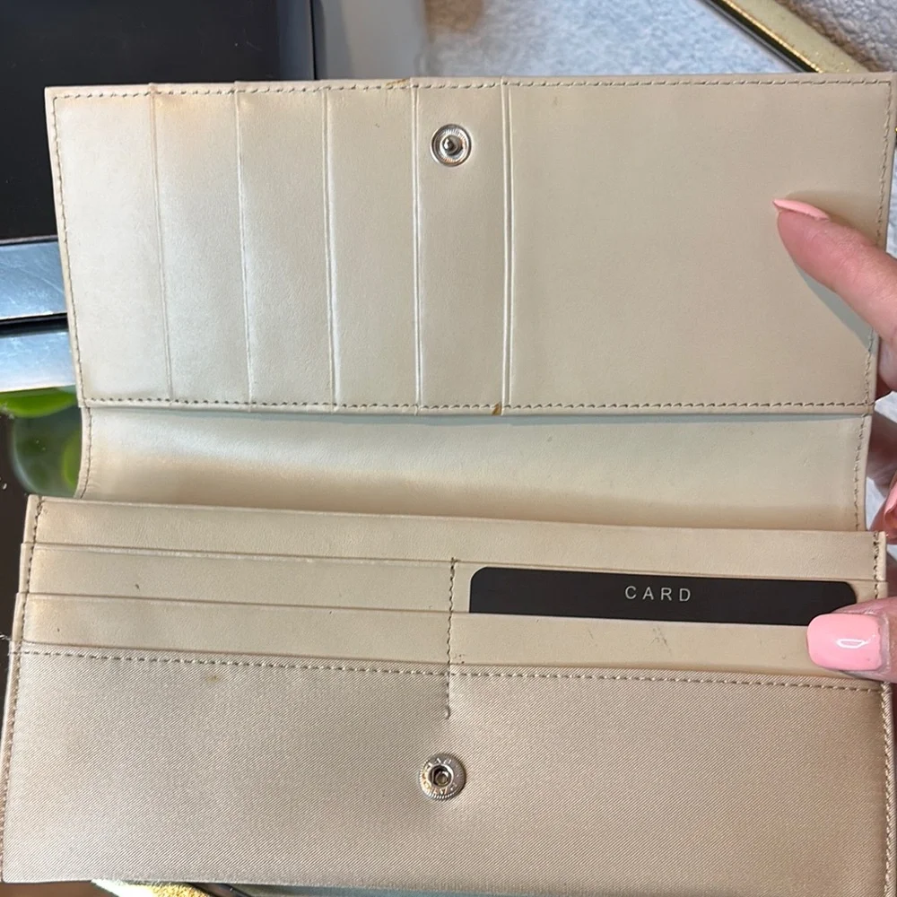 Cream‎ Leather Key & Card Holder Accessory